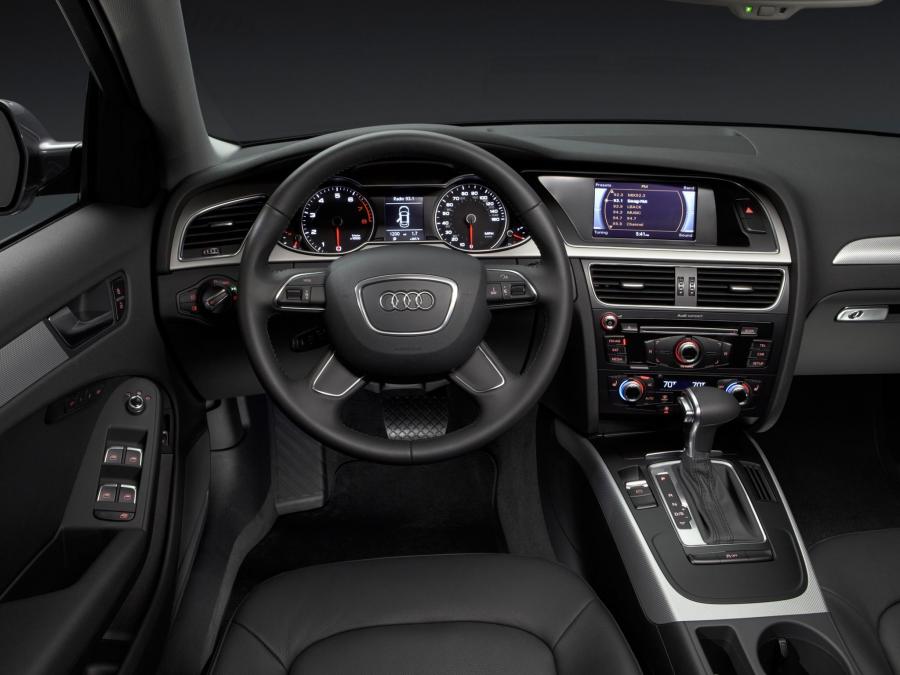 Торпедо Audi A4 2.0T Quattro Sedan (B8, 8K) 2012 года  (NA) (фото 7 из 14)